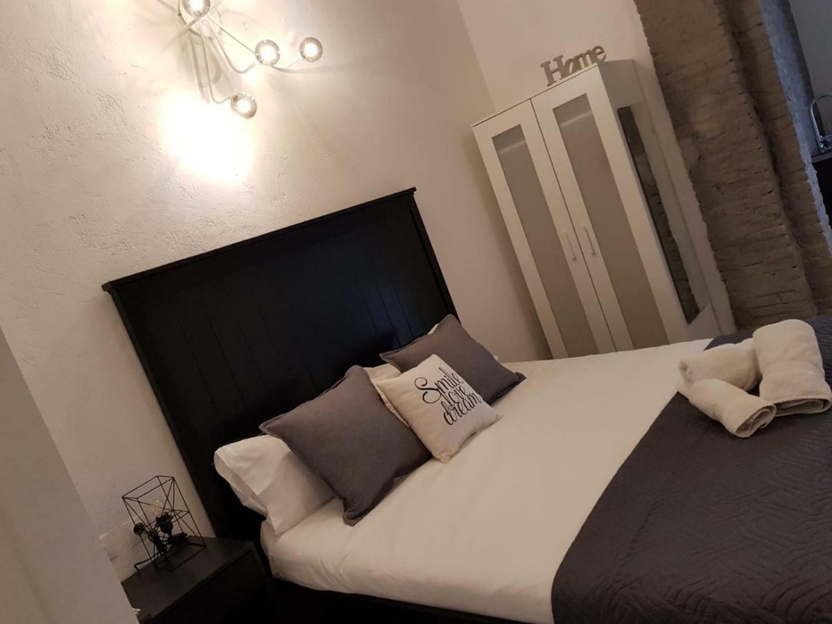 Florista Bonito Alojamiento Bien Comunicado Hotel Валенсия Екстериор снимка