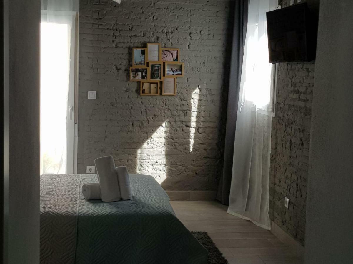 Florista Bonito Alojamiento Bien Comunicado Hotel Валенсия Екстериор снимка